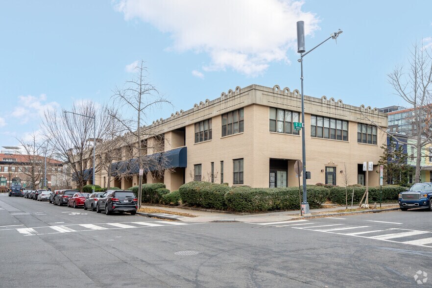 More Photos Of 220 I St NE, Washington Loft Creative Space For Lease