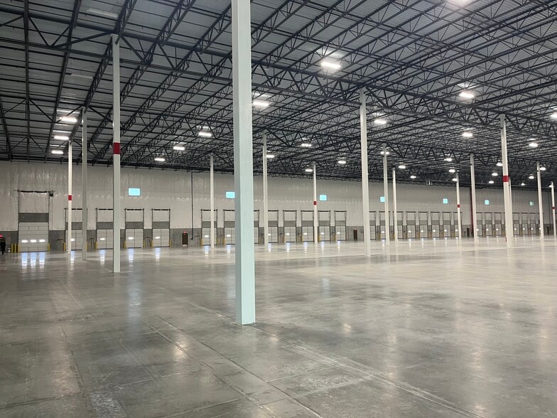 More Photos Of 475 Leominster Shirley Rd, Lunenburg Warehouse For Lease