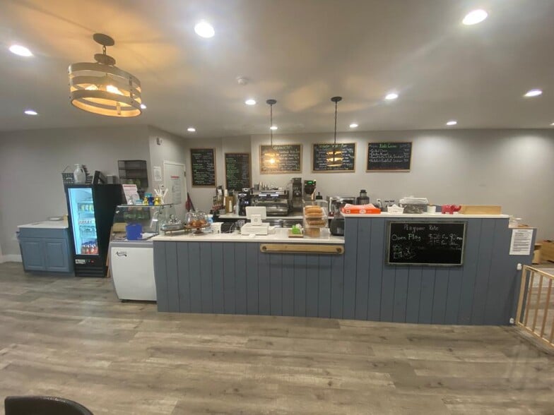 More Photos Of 71-06 Fresh Pond Rd, Ridgewood Apartments For Lease