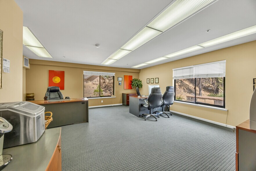 More Photos Of 1035-1043 Sutton Way, Grass Valley Office For Sale