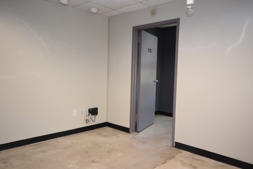 More Photos Of 200 Little Falls St, Falls Church Office For Lease