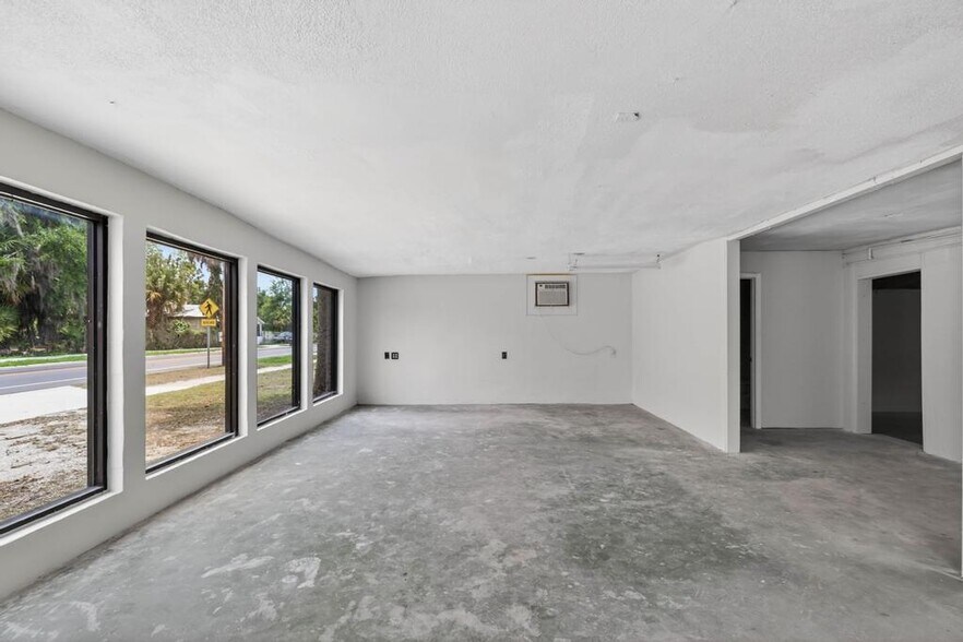 More Photos Of 1321 St Johns Ave, Palatka Service For Sale