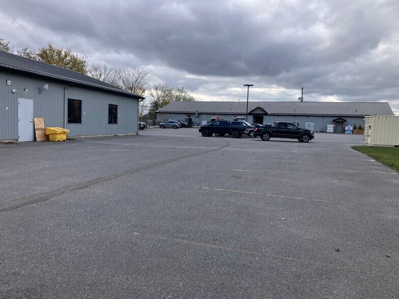 More Photos Of 5062 Road 38, South Frontenac Storefront For Sale