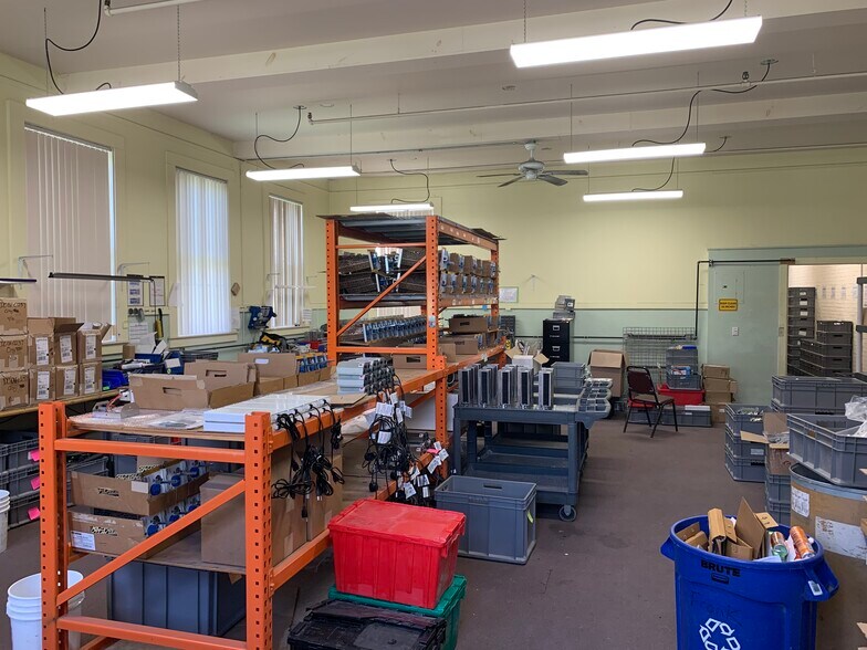 More Photos Of 218 Jones Dr, Brandon Industrial For Sale