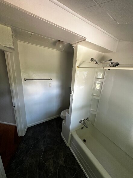 More Photos Of 1355 3rd Ave, Marion Multifamily For Sale