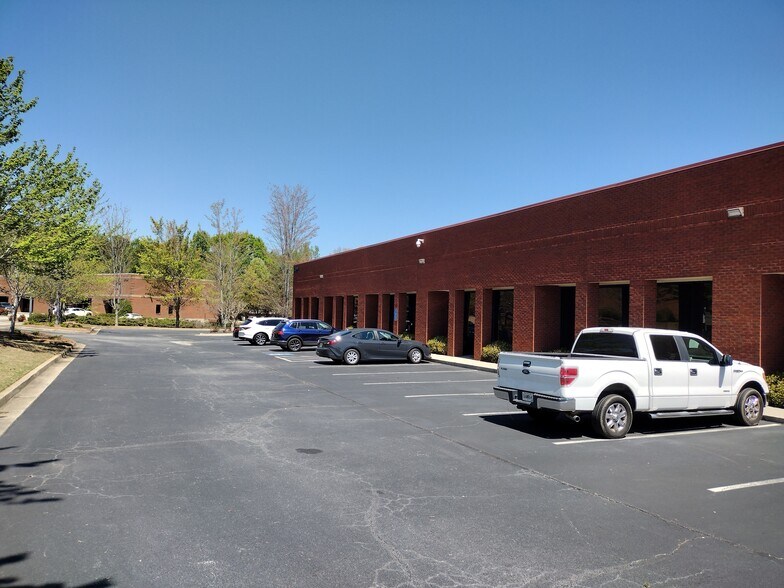 More Photos Of 5207 Belle Wood Ct, Buford Warehouse For Sale