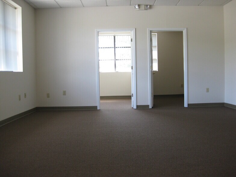 More Photos Of 552 West Atlanta St SE, Marietta Warehouse For Lease