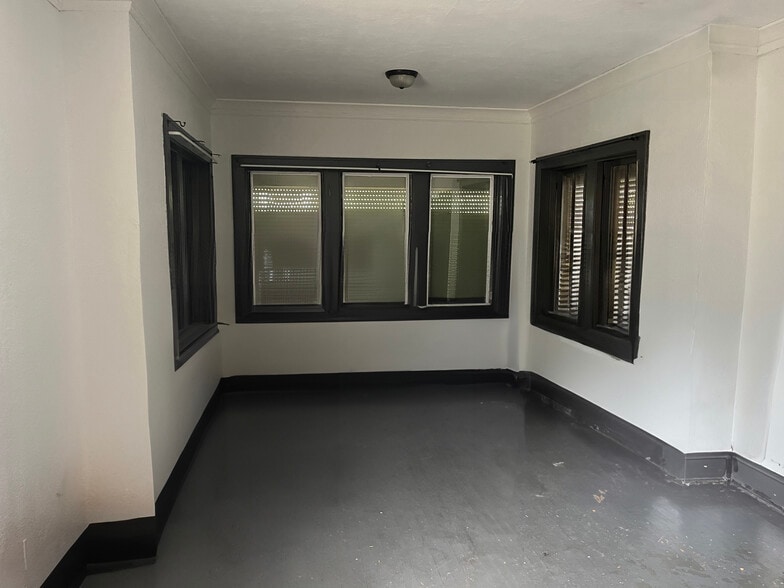 More Photos Of 1301 Pennsylvania St, Gary Apartments For Sale