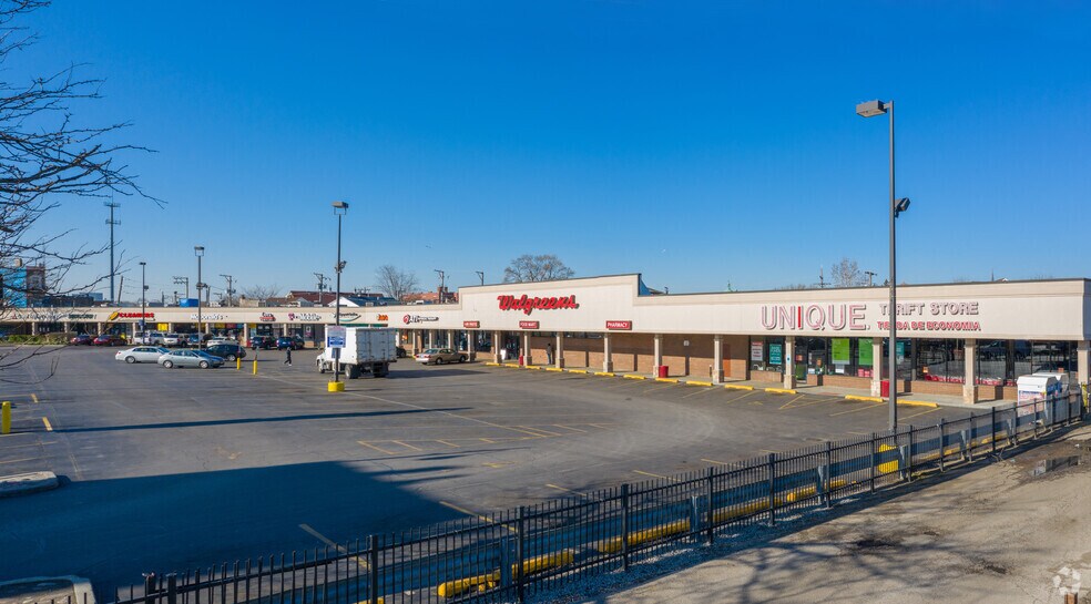 More Photos Of 3000-3048 S Halsted St, Chicago Unknown For Lease