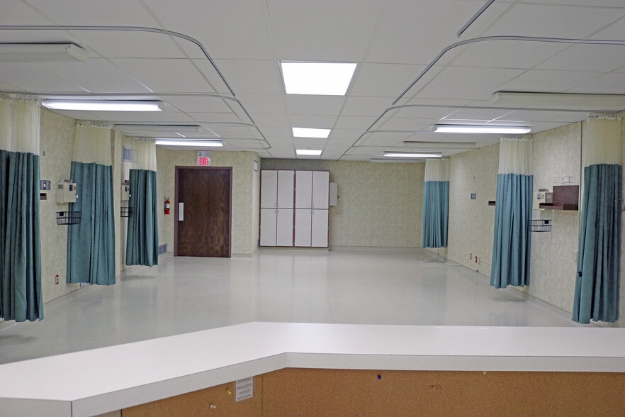 More Photos Of 28 N 64th St, Belleville Medical For Sale