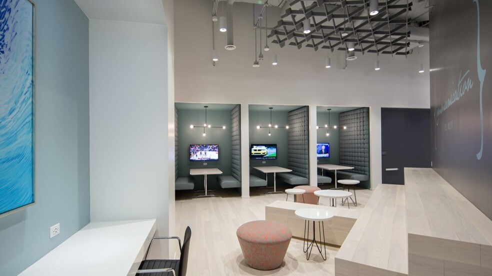More Photos Of 1600 Tysons Blvd, McLean Office For Lease