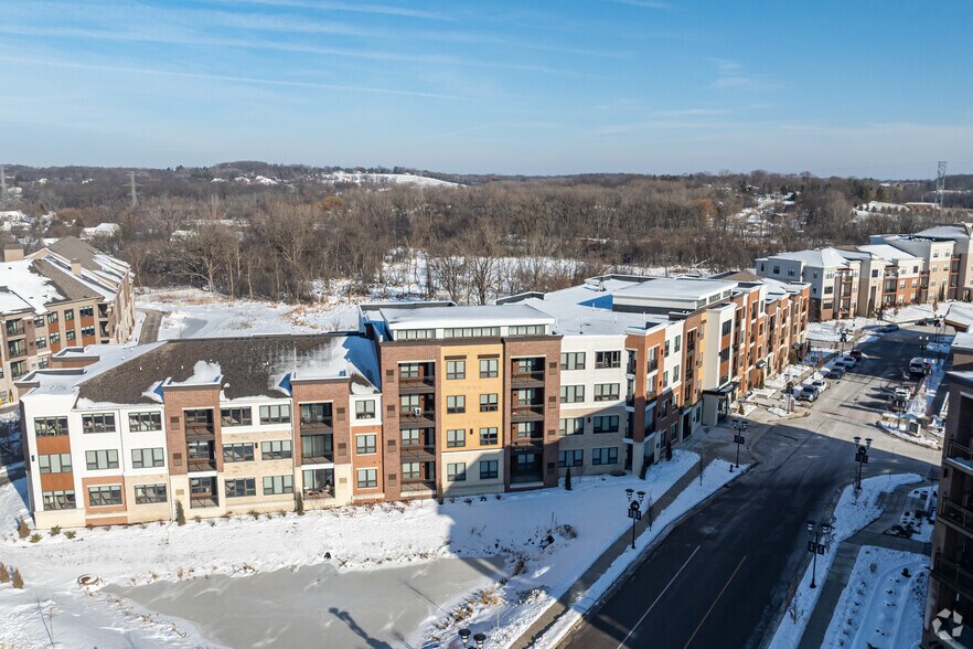 More Photos Of 20200 W Bluemound Rd, Brookfield Apartments For Lease