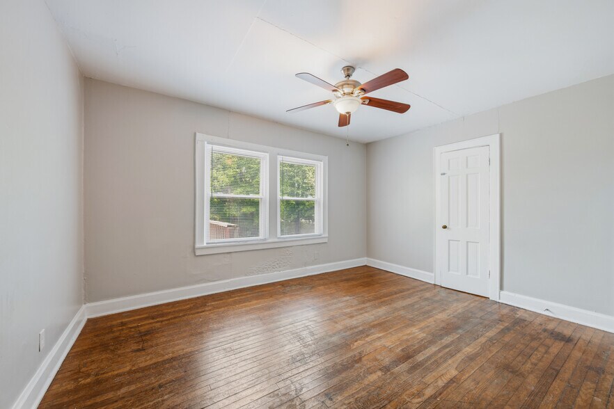 More Photos Of 419 Belmont Ave, Shelbyville Multifamily For Sale