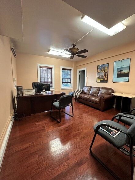 More Photos Of 1026 16th St NW, Washington Apartments For Sale