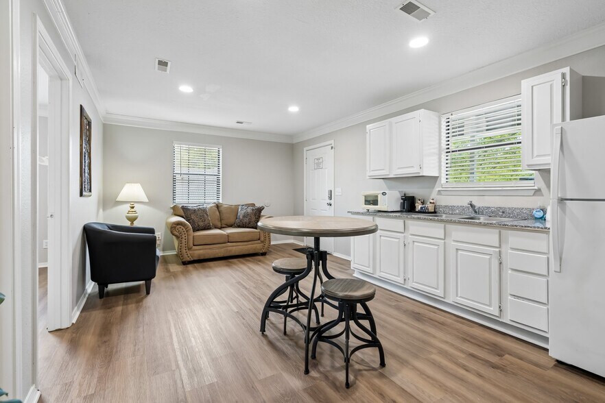 More Photos Of 8848 Soldier Creek Rd, Kingston Hotel For Sale