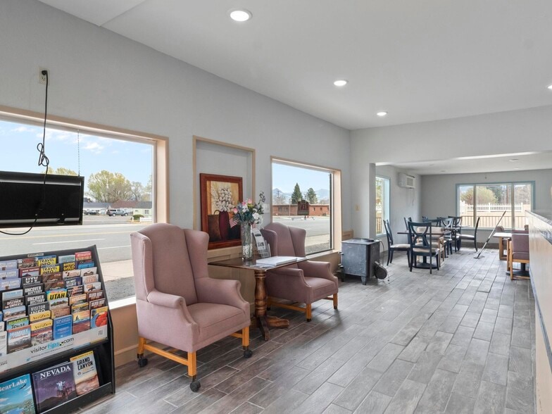 More Photos Of 180 E Center St, Panguitch Hotel For Sale