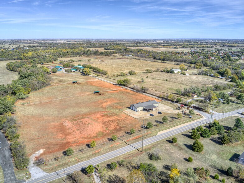 More Photos Of 6701 NW 178th St, Edmond Flex For Sale