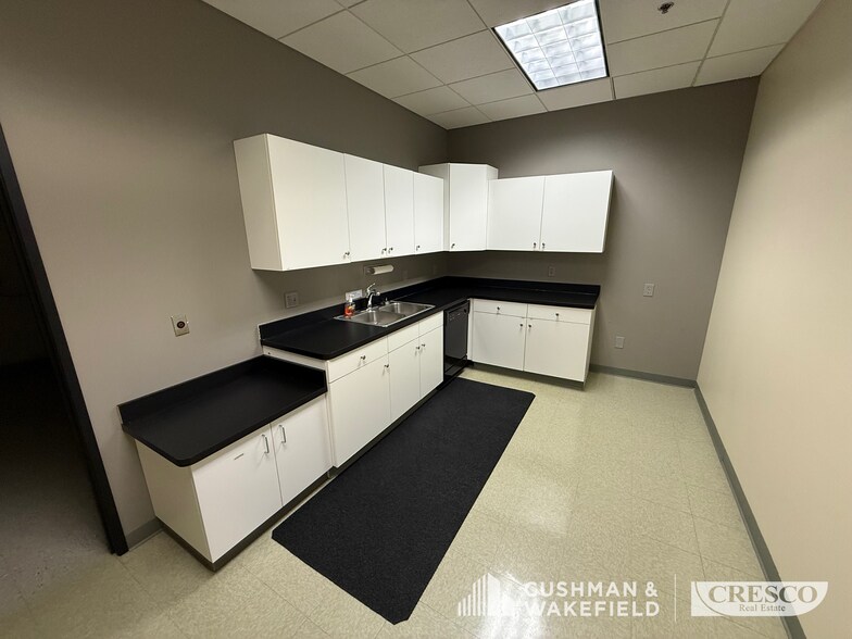 More Photos Of 31500 Bainbridge Rd, Solon Office For Sale