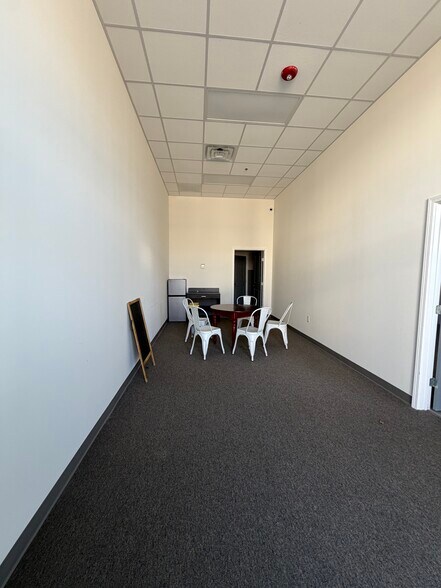More Photos Of 4215 S Main St, Stafford Showroom For Sale