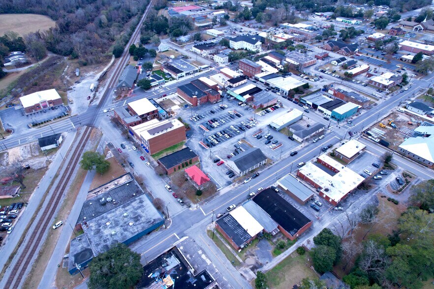 More Photos Of 134 Hampton Ave, Kingstree Freestanding For Sale