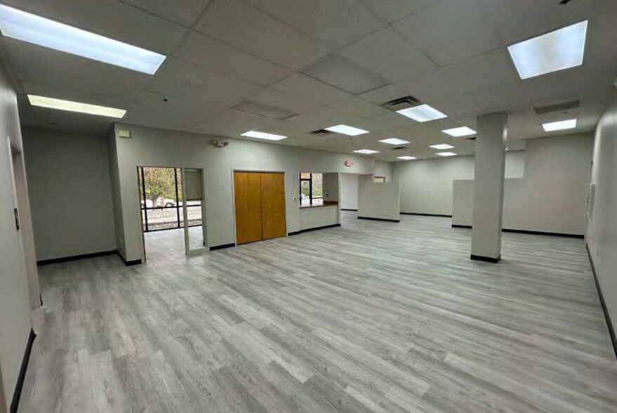 More Photos Of 1320 Kemper Meadow Dr, Cincinnati Unknown For Lease