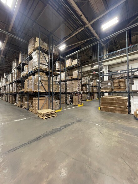 More Photos Of 114 Tived Ln E, Edison Distribution For Sale