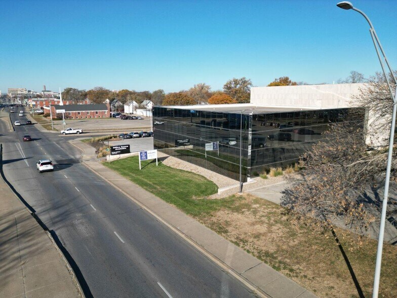 More Photos Of 2900 O St, Lincoln Office For Lease