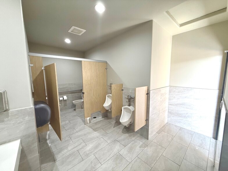 More Photos Of 1900 E La Palma Ave, Anaheim Medical For Lease