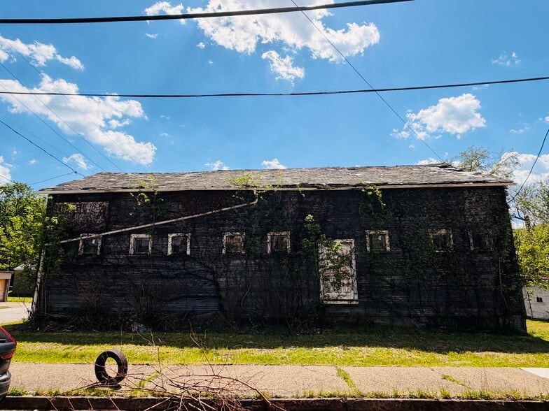 More Photos Of 1337 Montier St, Pittsburgh Flex For Sale