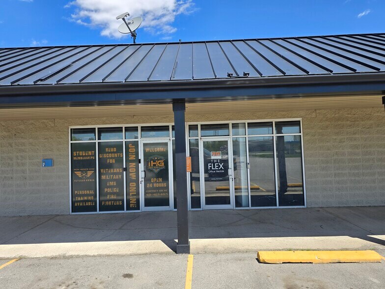 More Photos Of 521 W Main St, Butler Flex For Sale