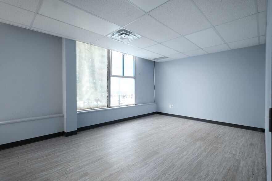 More Photos Of 2921-2925 Danforth Ave, Toronto Storefront Retail Office For Lease
