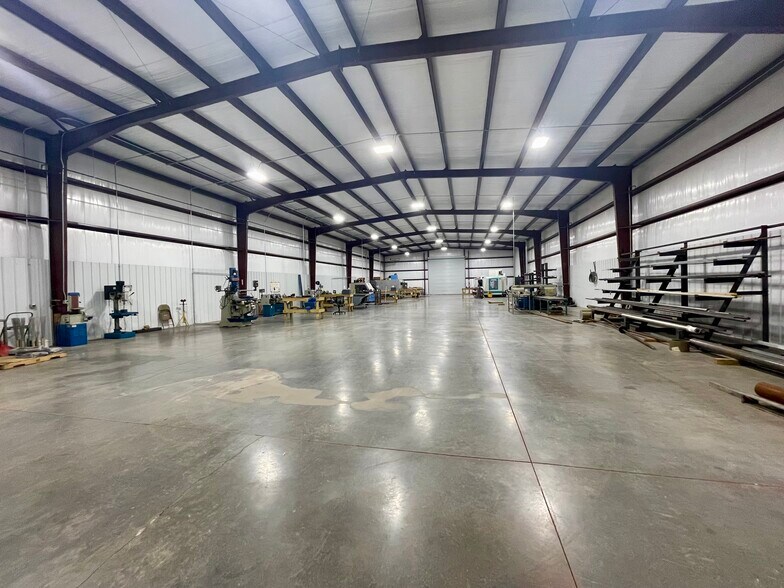 More Photos Of 31 Steelview Dr, Roanoke Distribution For Sale