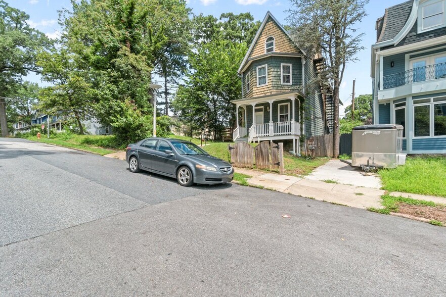 More Photos Of 702 Homestead St, Baltimore Multifamily For Sale