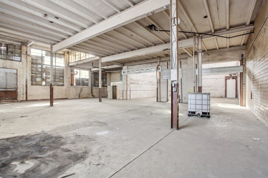 More Photos Of 4800 N Washington St, Denver Warehouse For Lease