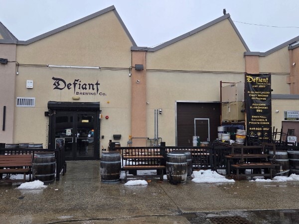 Primary Photo Of 6 Dexter Plz, Pearl River Warehouse For Lease