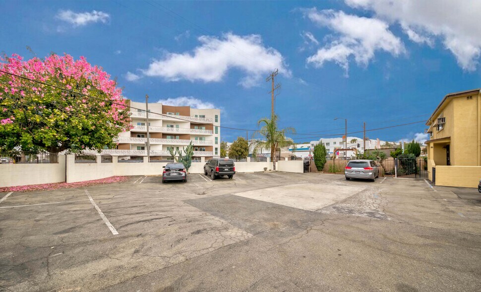 More Photos Of 3125 London St, Los Angeles Apartments For Sale