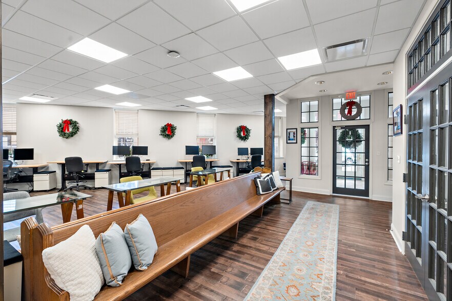 More Photos Of 438 Division St, Sewickley Office For Lease