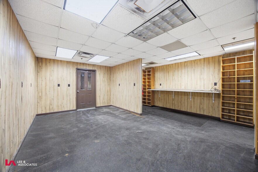 More Photos Of 101 Conyers Industrial Dr, Cartersville Warehouse For Sale