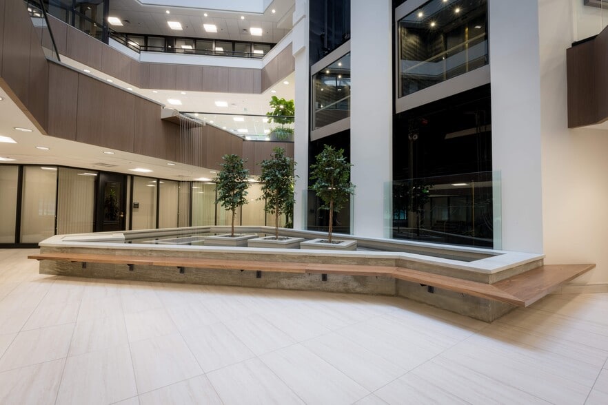 More Photos Of 5295 S Commerce Dr, Salt Lake City Office For Lease