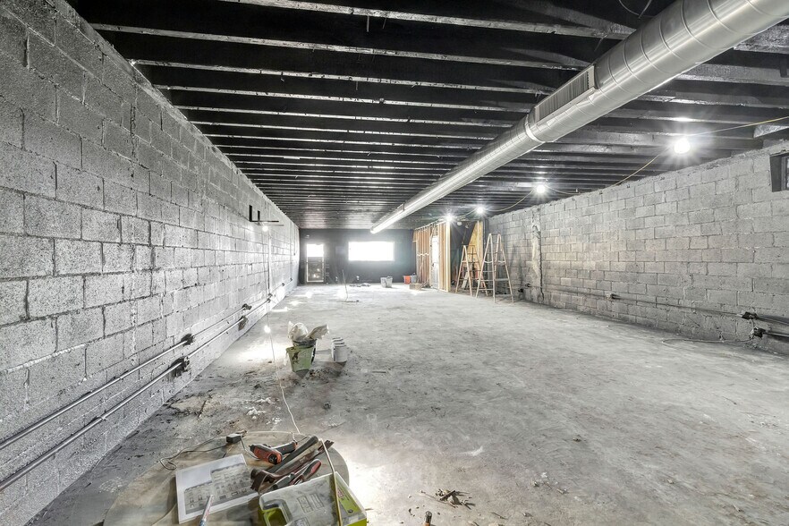 More Photos Of 729 Scott St, Covington General Retail For Sale