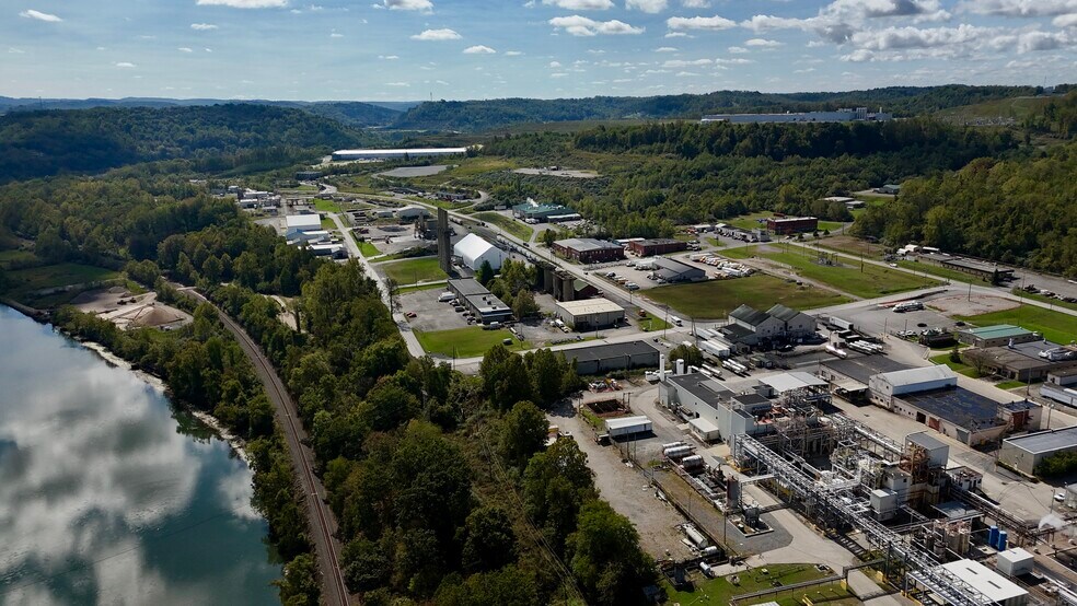 More Photos Of 1900 Morgantown Industrial Park Rd, Morgantown Warehouse For Sale