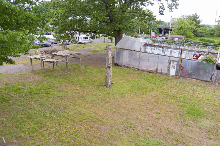 More Photos Of 11 Montowese Ave, North Haven Land For Lease