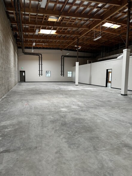 More Photos Of 241 N California Ave, La Puente Warehouse For Lease
