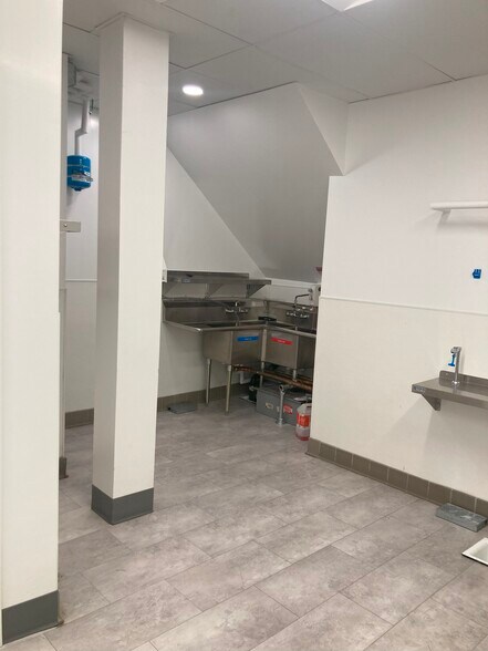 More Photos Of 937-945 Flatbush Ave, Brooklyn Storefront Retail Office For Lease