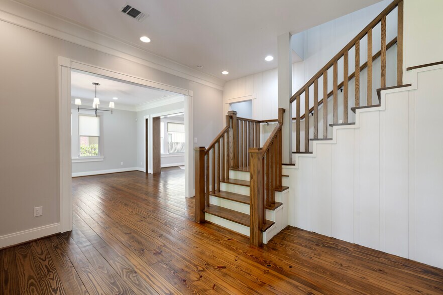 More Photos Of 1226 Heights Blvd, Houston Office For Sale