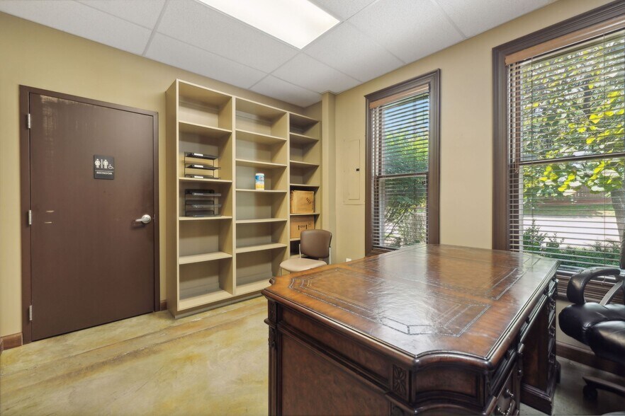 More Photos Of 3040 Business Park Cir, Goodlettsville Medical For Lease