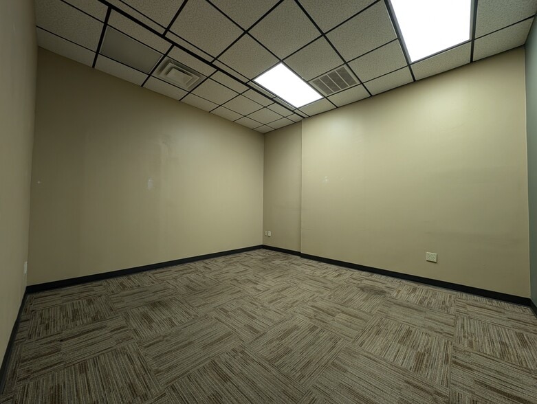 More Photos Of 1315-1321 NW Sheridan Rd, Lawton Office For Lease
