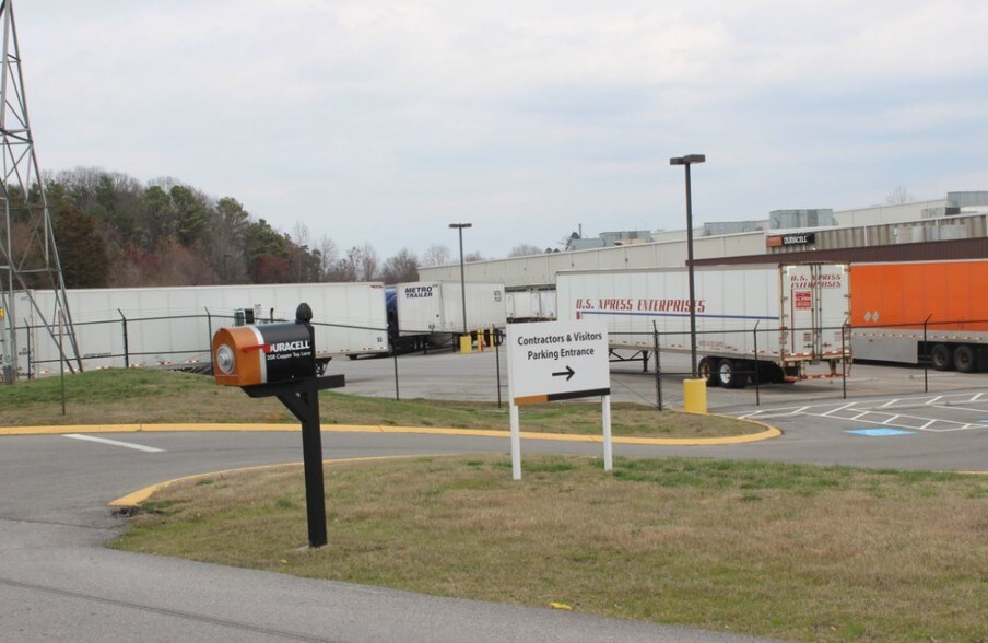 More Photos Of 208 Copper Top Ln NE, Cleveland Warehouse For Lease