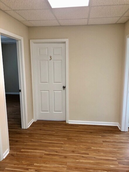 More Photos Of 10 Auer Ct, East Brunswick Medical For Sale