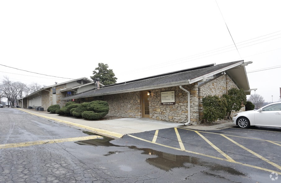 More Photos Of 8600 W 95th St, Overland Park Medical For Lease